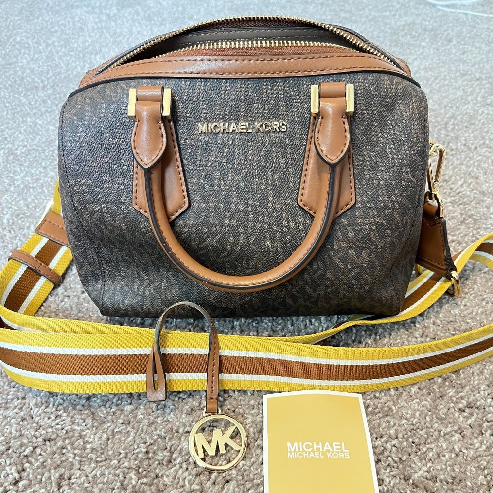 Michael Kors: Mercer Duffle *With* Strap